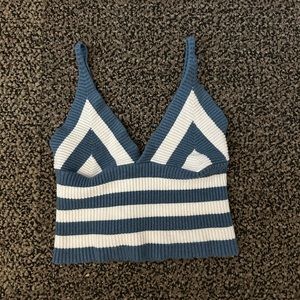 SOLD subdued cropped knit tank top